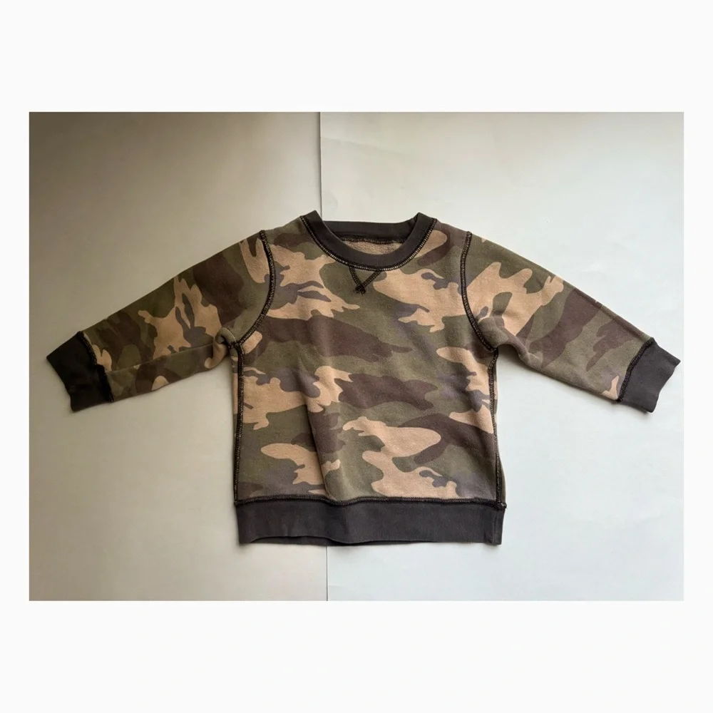 🍭 The Children’s Place Boys Camo Sweater - Size 4T (Used)